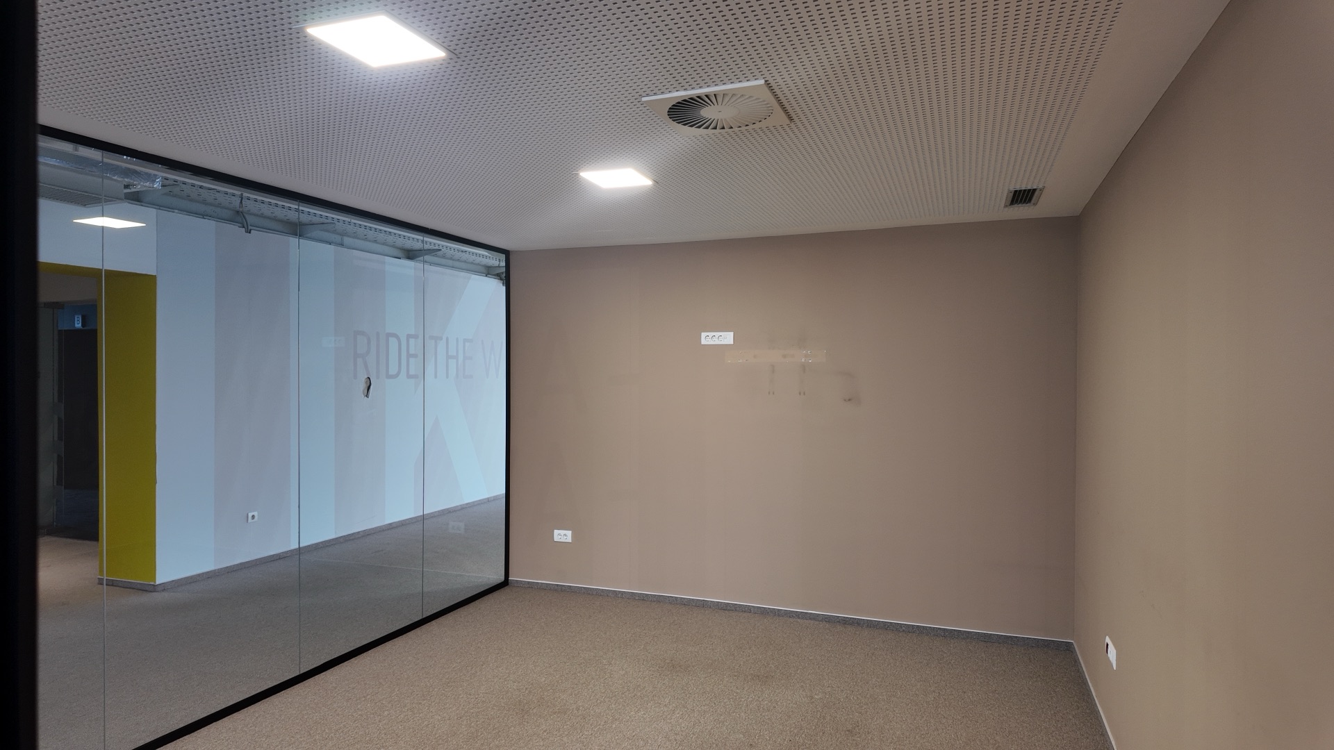 kancelarijski-prostor-8-sprat slika 30